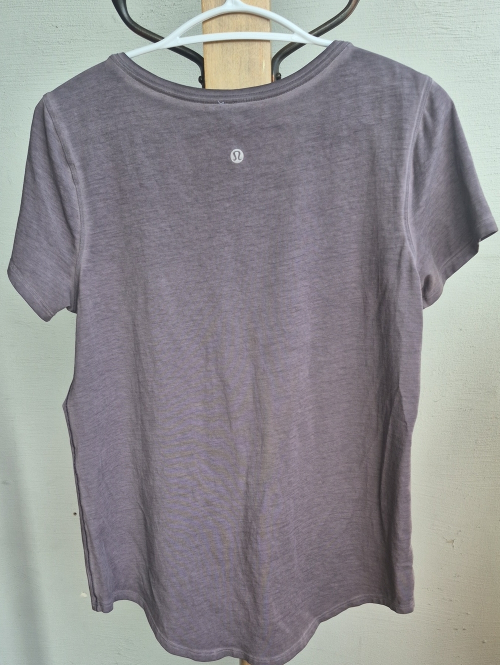 LULULEMON- LOVE CREW TEE - Picture 3 of 3